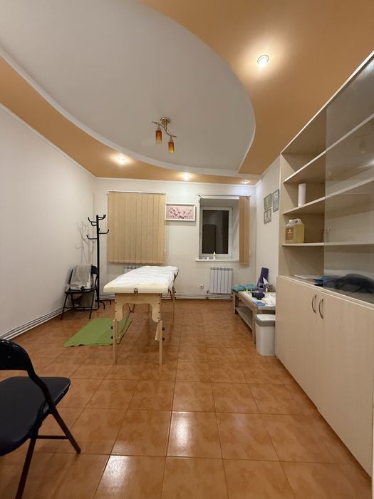 Продам квартиру в Центрі з окремим входом офіс магазин