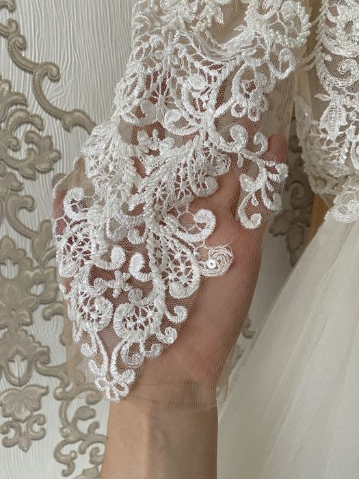 Весільна сукня (розмір М)