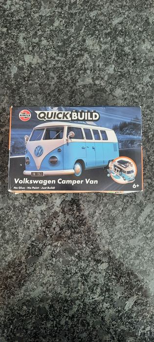 Airfix Model plastikowy Quickbuild VW Camper