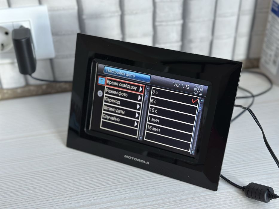 Цифровая фоторамка Motorola MF700/7