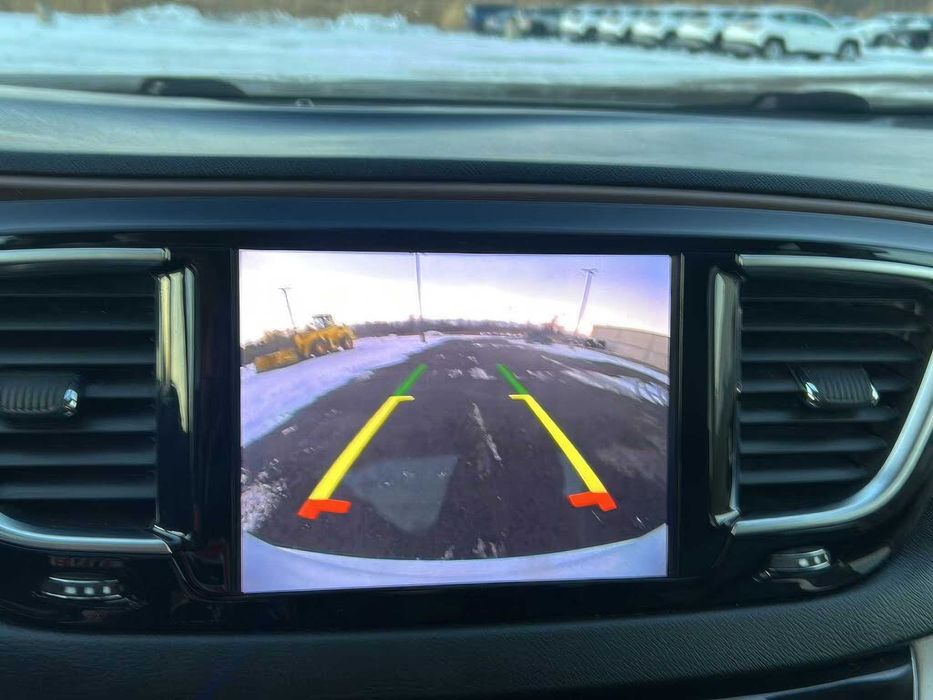 Chrysler Pacifica Touring L Plus      2018