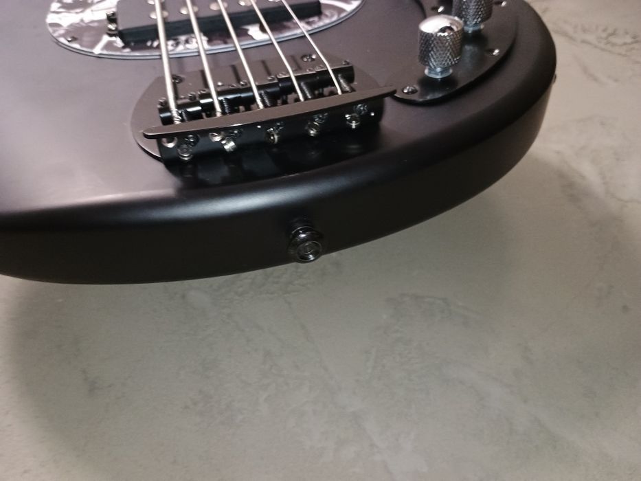 Gitara basowa Harley benton mb5