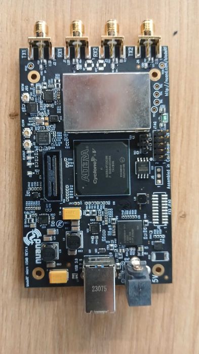 bladeRF 2.0 micro xA4 + 2 підсилювачі BT-200