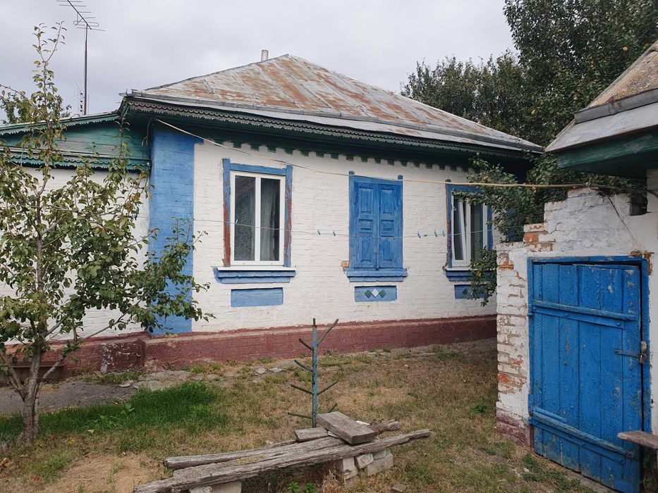Продаж цегляного будинку