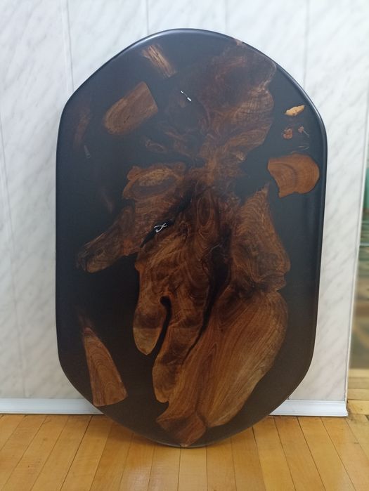 Стіл з епоксидки