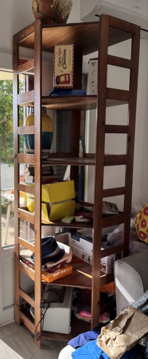 Urgente  Armario de canto em madeira macica