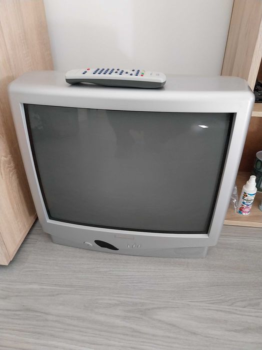 Televisãos com comando  sem marcas boa imagem