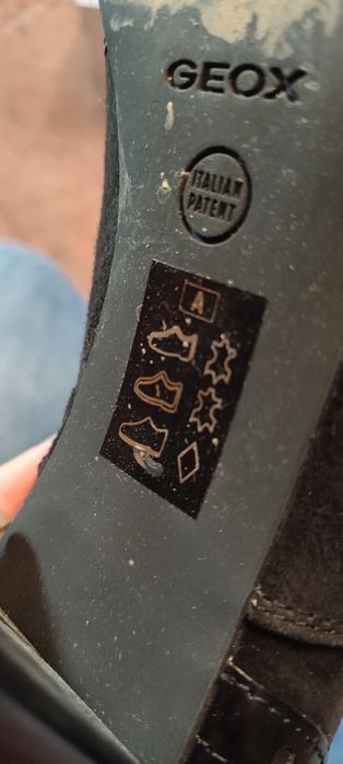 Buty ze skóry naturalnej skórzane skóra czarne lakierowane geox