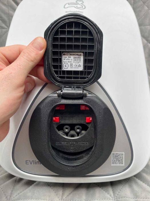 Schneider Electric EVlink Home.