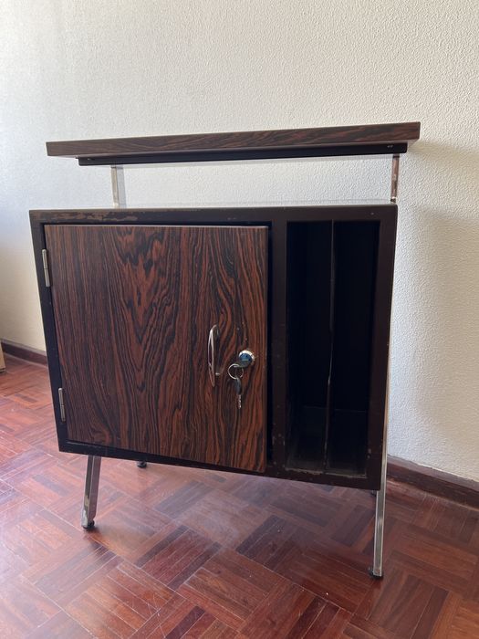 Mesa de cabeceira vintage escandinava