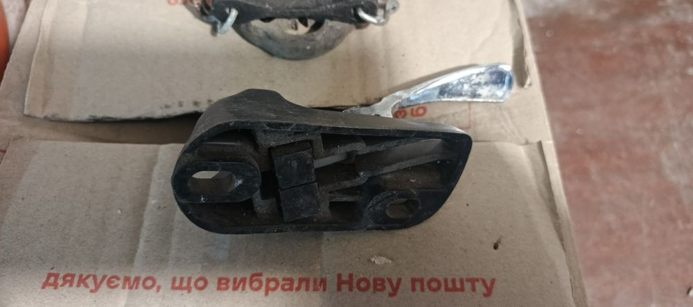 замок (фиксатор) спинки заднего сиденья ваз 2121