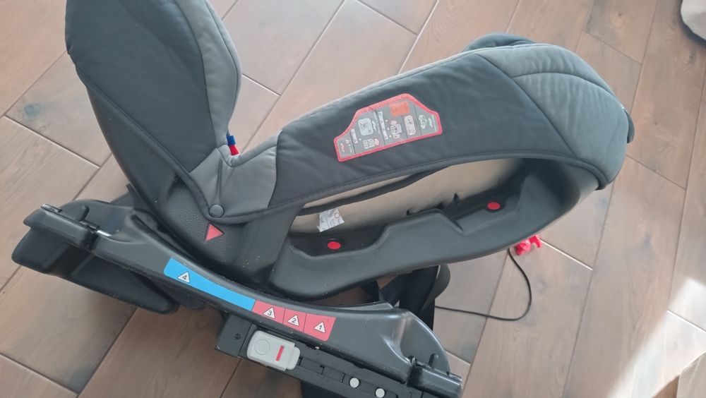 Fotelik samochodowy Lionelo Sander
