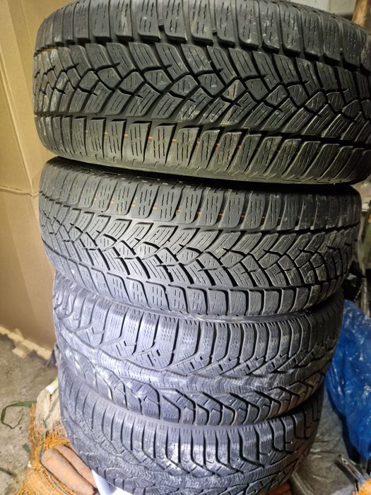 Opony zimowe 4 sztuki  ok 5-6mm 205/60/16 2019r