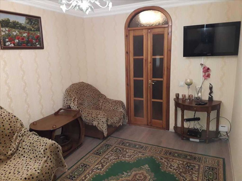 Універсальна трикімнатна квартира.