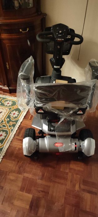 Scooter por estrear de mobilidade reduzida