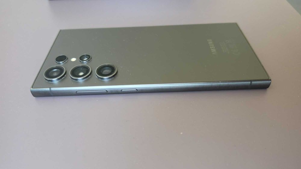 Samsung Galaxy S24 Ultra 512GB - jak nowy, pudełko i kilka etui