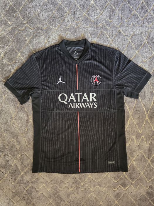 PSG Jordan 4th jersey 25/26 - size L