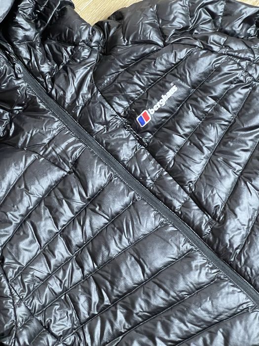 Продам БОМБЕЗНУ жіночу пухову курточку Berghaus Extrem Ultra-Light Down Jacket