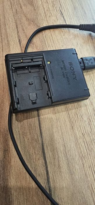 Ładowarka Sony BC-VM10 230V