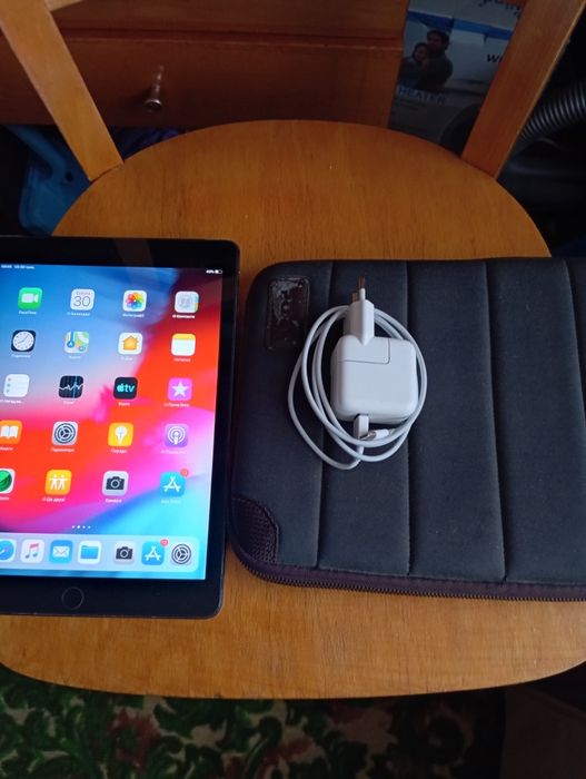 Планшет iPad для перегляду фільмів