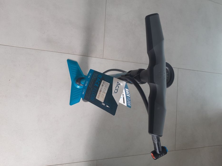 Pompka ACID RACE Floor