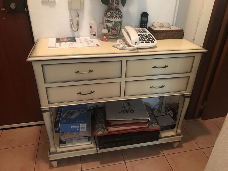 Móvel beje (aparador)