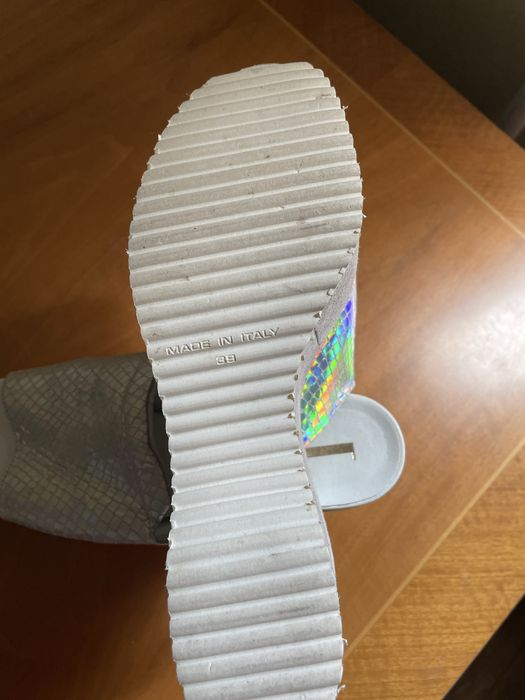 Жіночі шльопанці