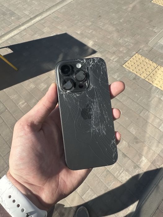 Продам Iphone 15 pro 256гб