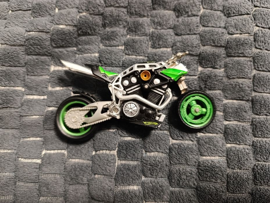 Hot-Wheels Moto X-Blade (Type A)