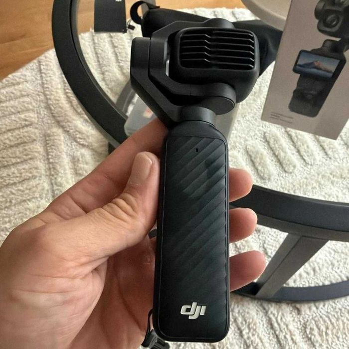 DJI Osmo Pocket 4 Creator Combo