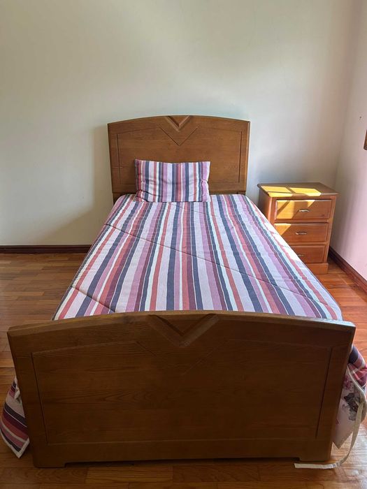 Quarto solteiro em madeira carvalho