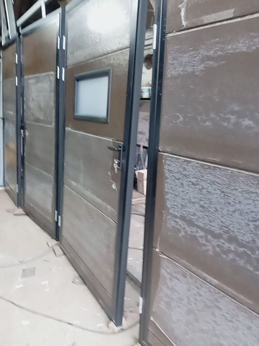 Panele bramy segmentowe, przemysłowe woodgreen RAL 8017 , 7016