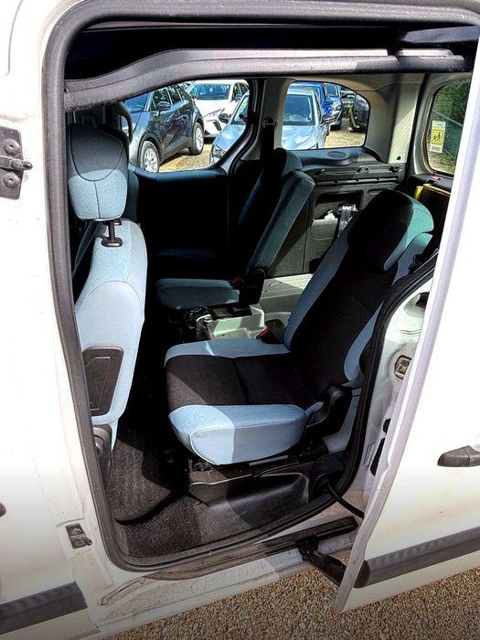 Berlingo Adaptada | 4 Lugares + Cadeira Rodas | TPMR | Garantia