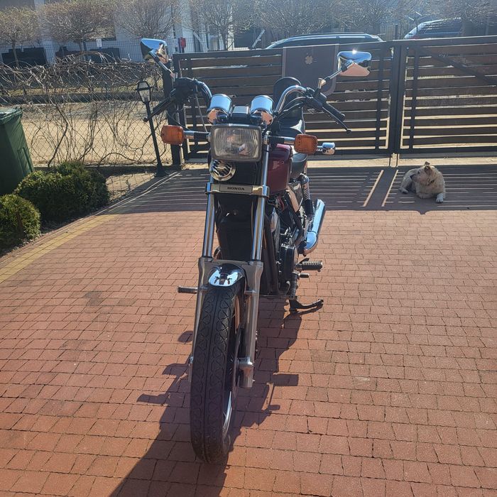 Honda vt500 87r.