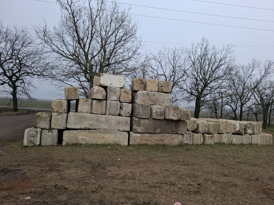 Продам бетонные, фундаментные блоки