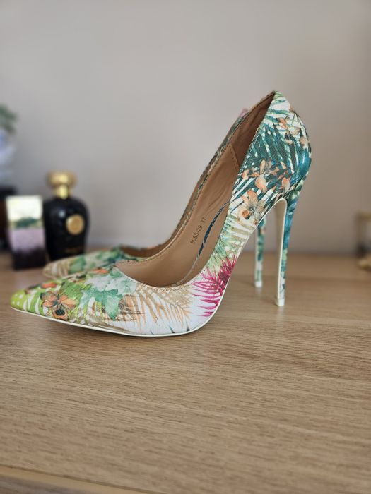 Nowe szpilki kwiaty floral print wyjątkowe nowe r.37
