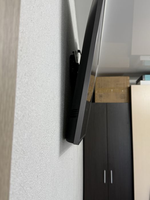 Телевизор Samsung UE50TU7100UXUA ідеальний