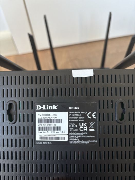 2 rutery D-link dir-825