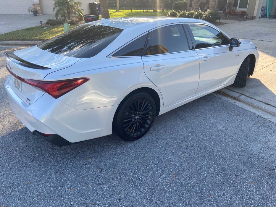 2019 Toyota Avalon Hybrid XSE Sedan 4D
