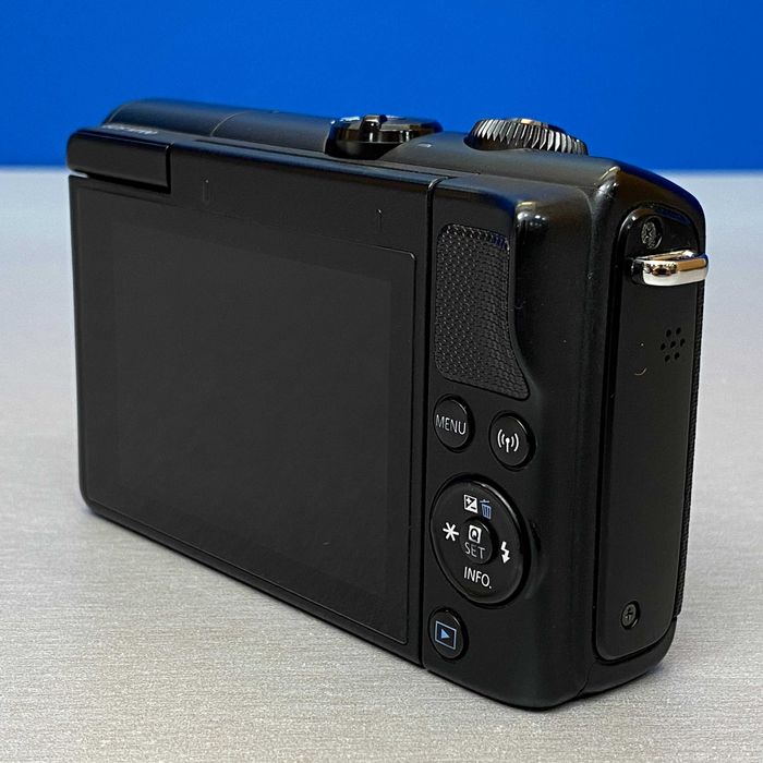 Canon EOS M100 (Corpo) - 24.2MP