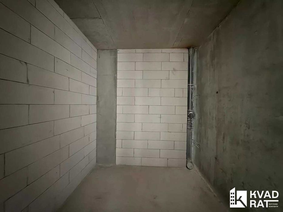 Здана 2-кім біля велесу! Комфортний 5 поверх 820$ м2