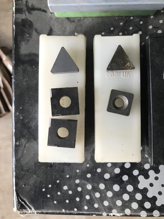 Пластини твердосплавні токарні