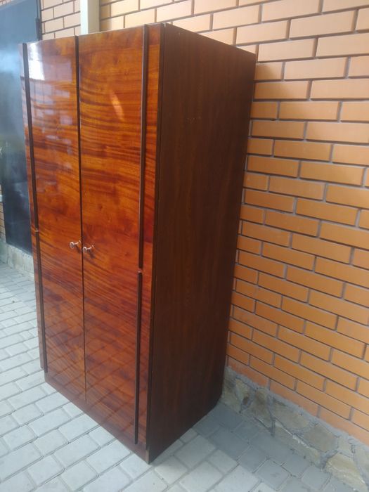 Шафа. двудверна. .