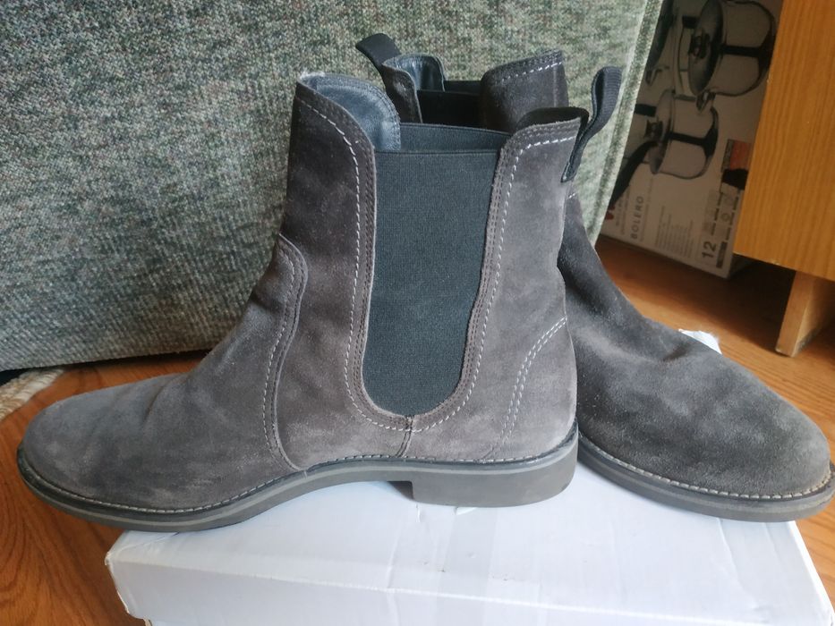 Челсі - Взуття жіноче сапоги і кросівки