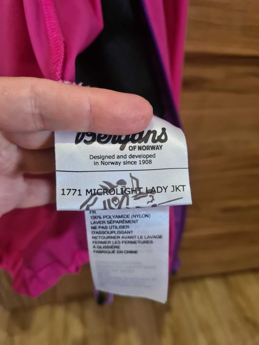 Kurtka Bergans Microlight, bieganie, rower, outdoor, trekking, wiatrówka, wodoodporna r. XL