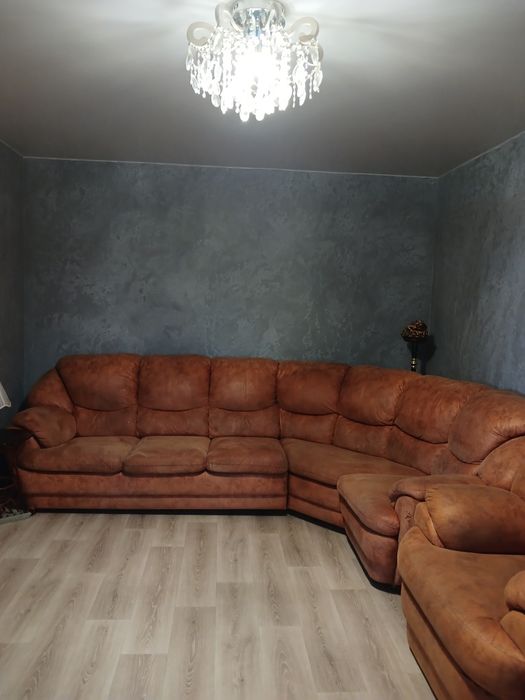 Продам 3-и кімнатну квартиру. Інгулець. Без боргів,без прописаних.