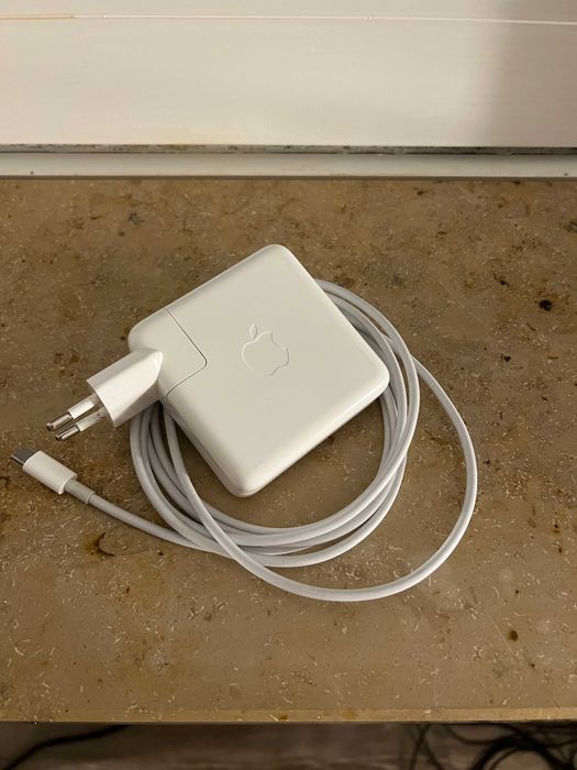 Apple macbook pro 2019 Touchbar i5 8GB 128GB