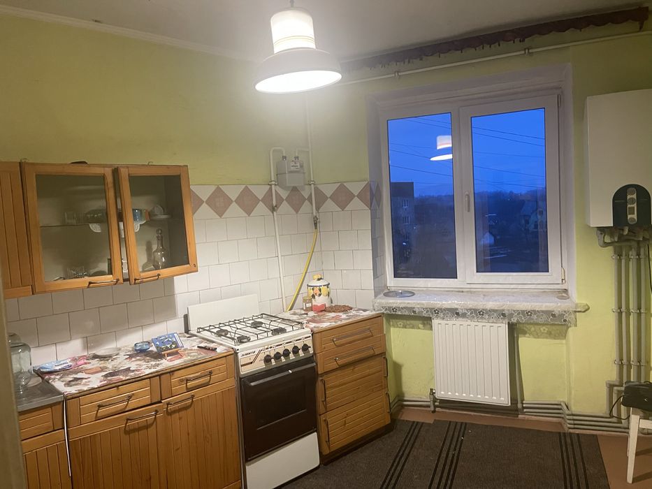 Продається 3-кімнатна квартира місто Хуст