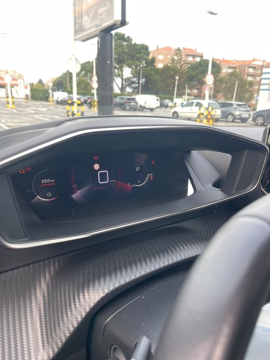 Peugeot 2008 1.2 PureTech Allure EAT8