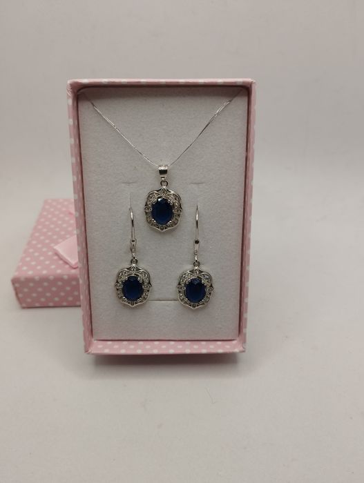 Srebrny komplet z granatowym kamieniem, próba 925